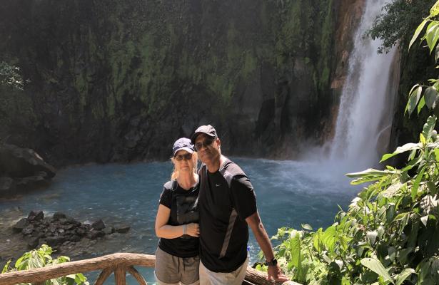 Tom and Elizabeth enjoying their vacation in Costa Rica